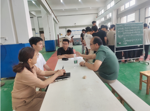 汽车机电工程学院组织开展实践教学情况检查