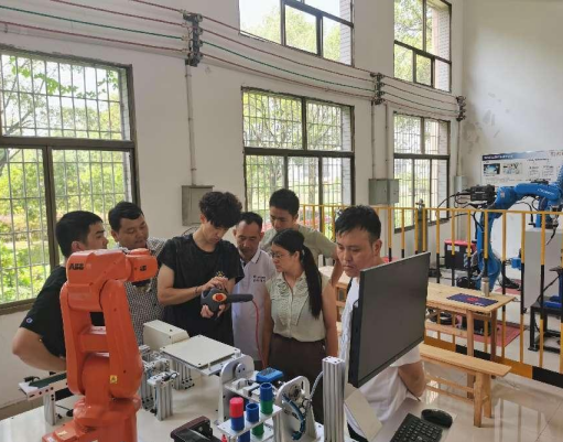 机电教研室开展暑假教师培训